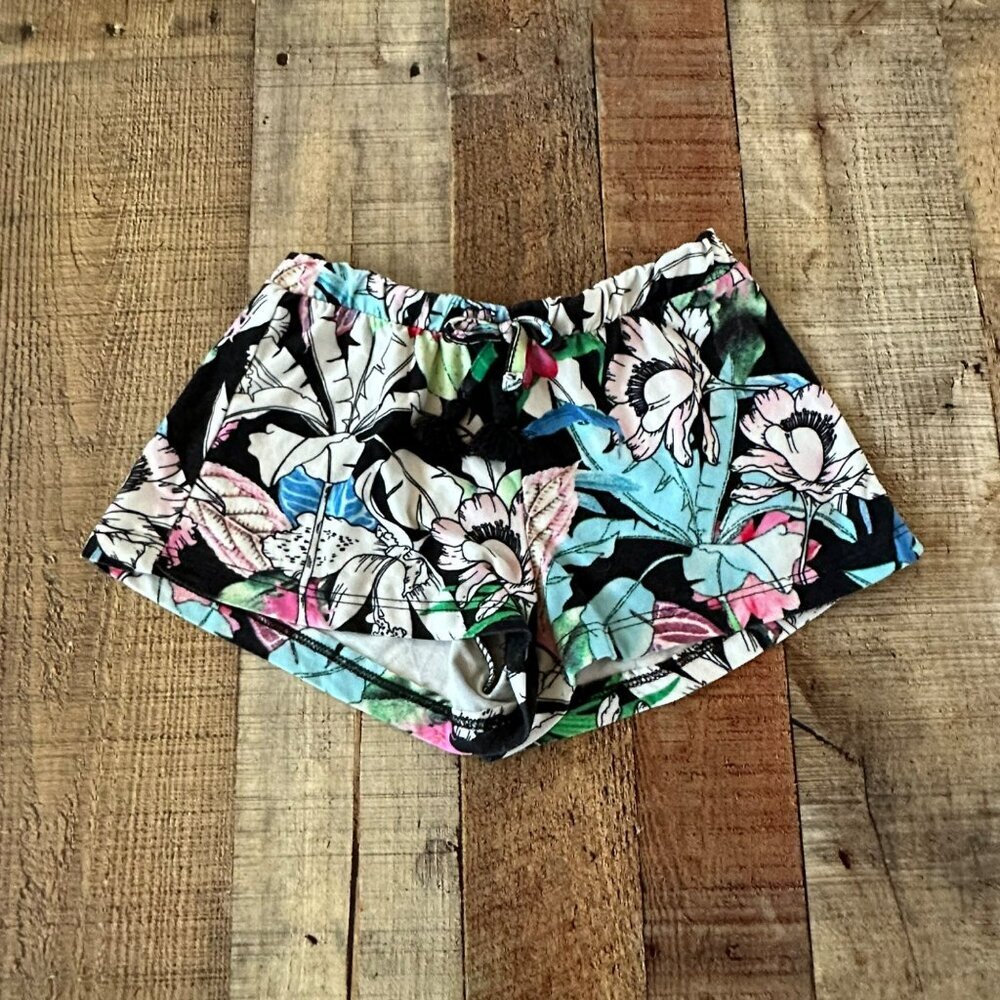 Lulu Luo Girls Floral Pull On Shorts Soft Knit in Black White Blue Pink